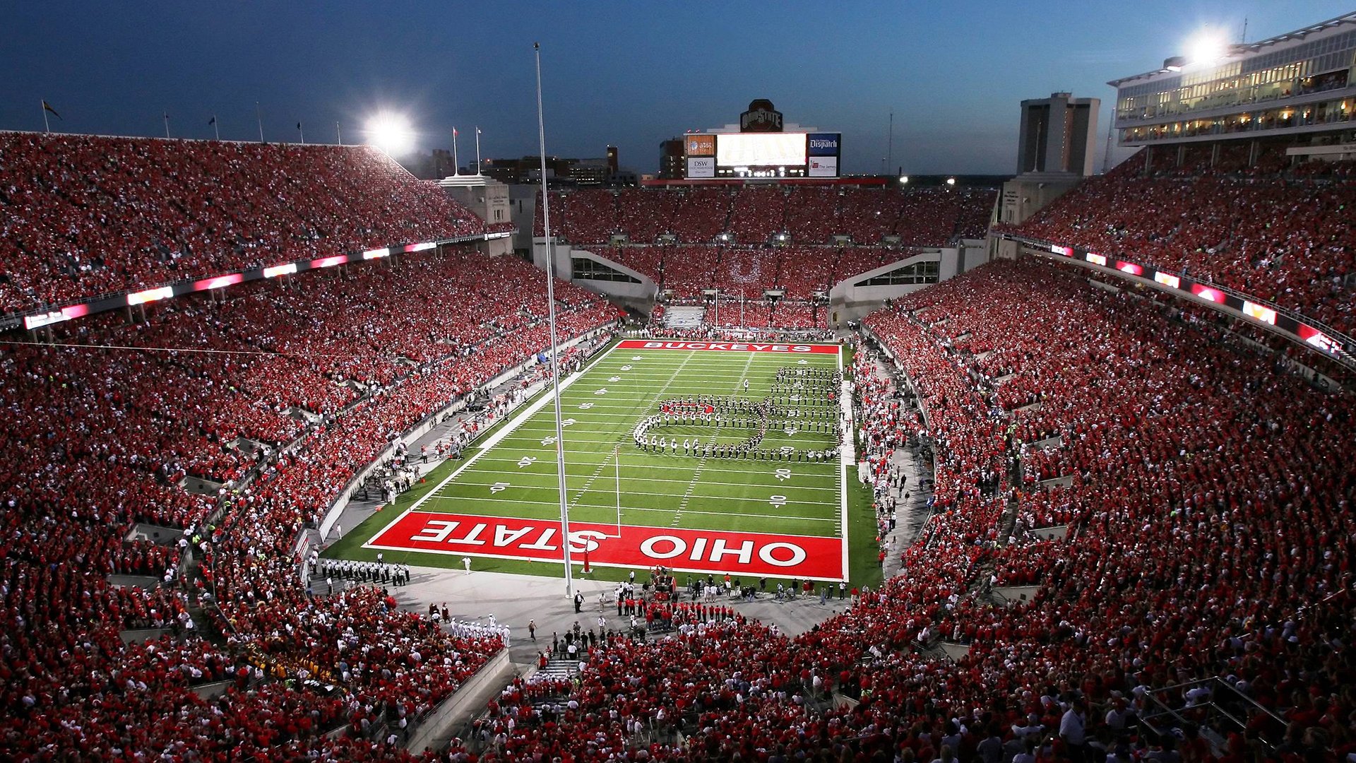 爱游戏真人体育娱乐-【场地环境变化】不同场馆的战术调整秘籍揭秘，战术场地设置